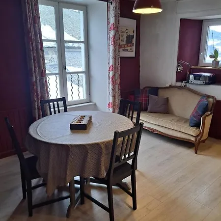 Au Coeur Des Volcans D Auvergne Murat (Cantal)