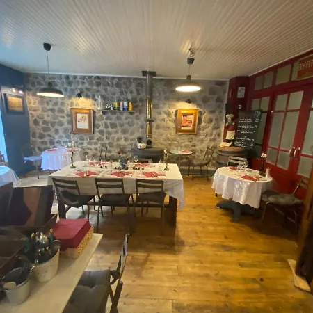 Au Coeur Des Volcans D Auvergne *