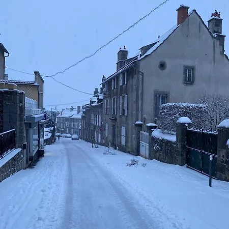 Au Coeur Des Volcans D Auvergne Apartamento