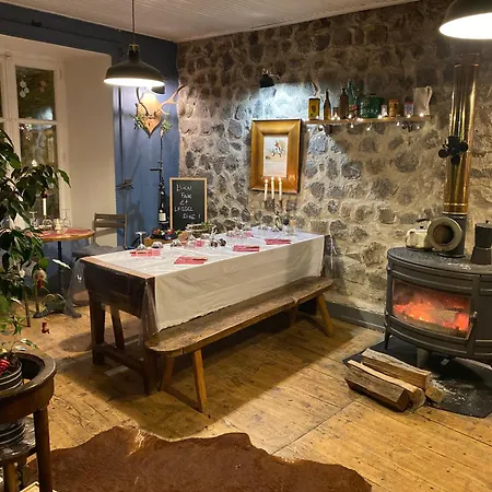 Au Coeur Des Volcans D Auvergne Apartment