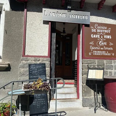 Au Coeur Des Volcans D Auvergne Apartmán *