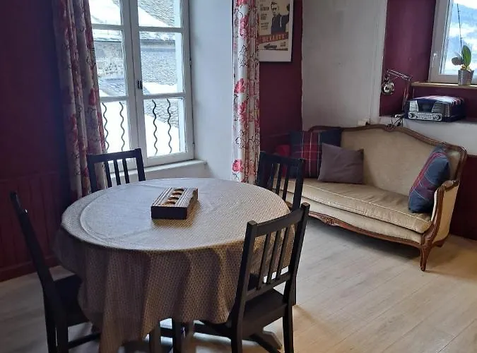 Au Cœur Des Volcans D Auvergne Murat (Cantal)