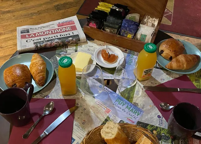Au Cœur Des Volcans D Auvergne